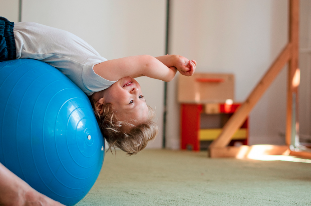 La importancia de la fisioterapia infantil: cuidando el desarrollo de los más pequeños